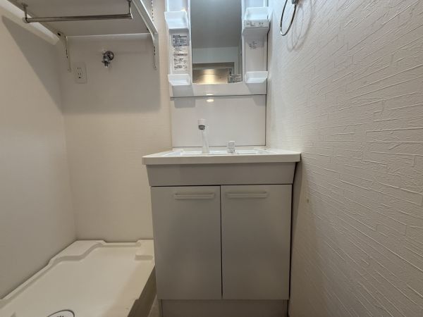 CRASTINE中在家町B3階1LDK 洗面所の画像