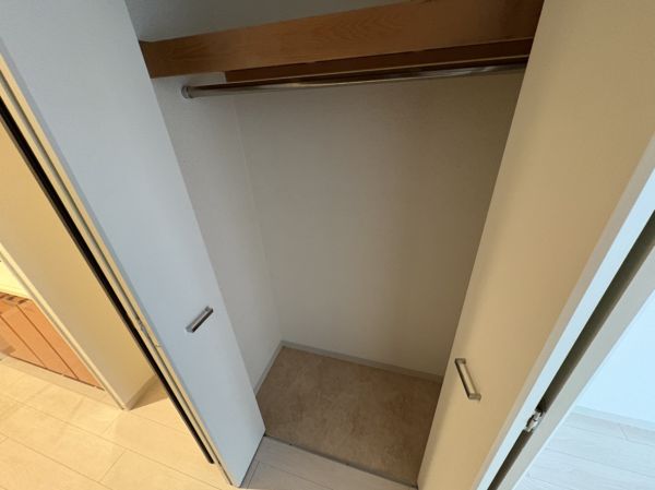 ウィルテラスなんば南2階1K 収納の画像
