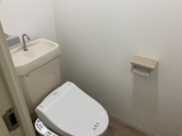 リブレ上野東3階3LDK トイレの画像