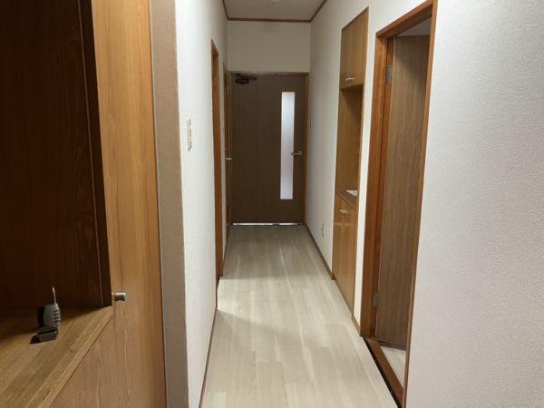 空港リブレ大阪屋1階2LDK 玄関の画像
