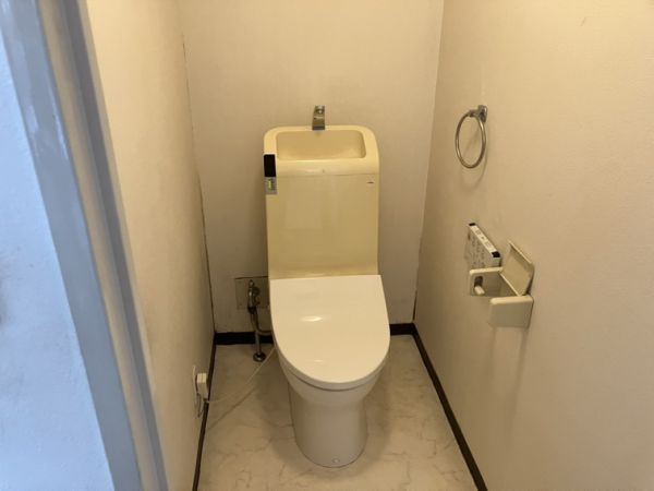ヴィラエアポート4階3LDK トイレの画像