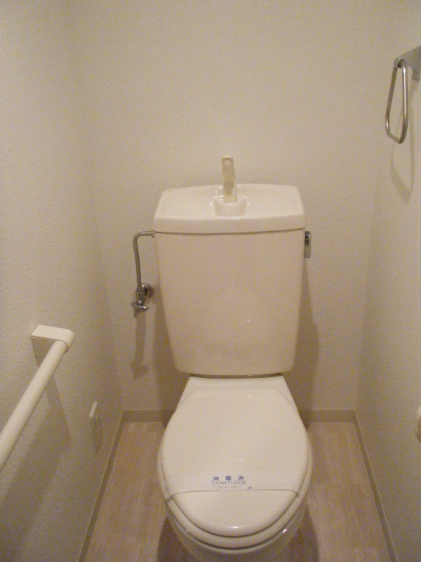 ベルマノアール4階1K トイレの画像