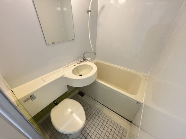 エステイトビル8階1R お風呂の画像