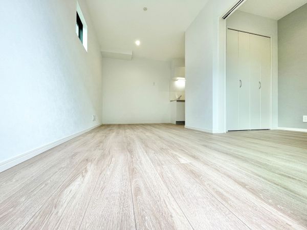 robot home 上飯田東町（ロボットホームカミイイダ）1階1LDK リビングの画像