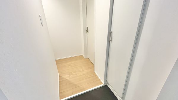 LA Luce あびこ3階1LDK 玄関の画像