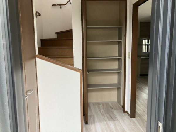 東豊中町戸建バルク1階3LDK 玄関の画像