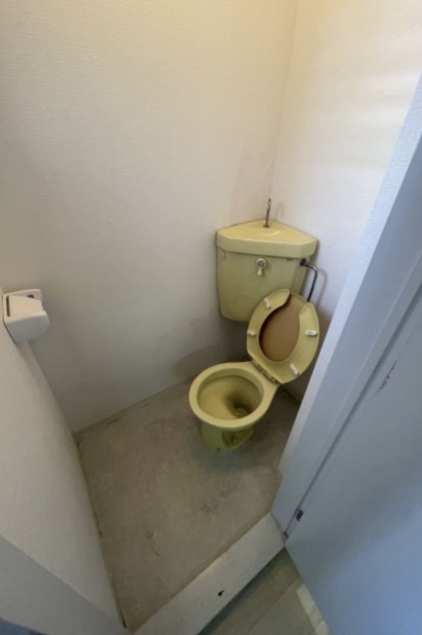 ハイツサンヒーロー4階1DK トイレの画像
