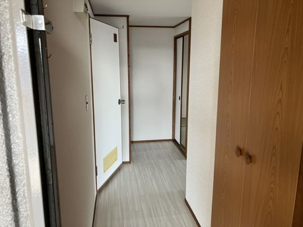 エクセレント緑地公園7階2LDK 玄関の画像