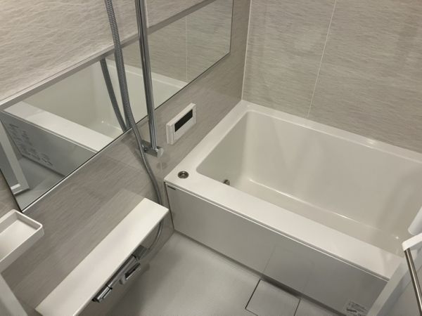 Refisia箕面船場5階1DK お風呂の画像