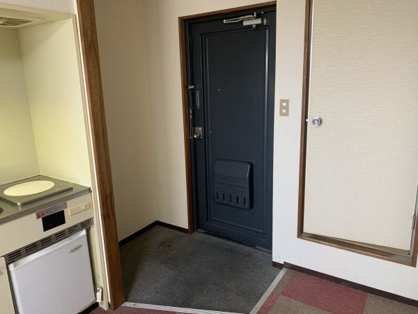 アミティ東大阪パートIII4階1R 玄関の画像