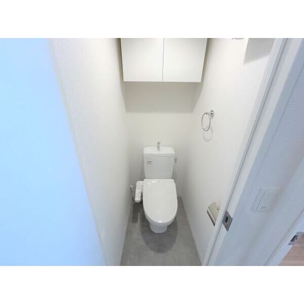 セレニテ新大阪グランデシュッド6階1LDK トイレの画像