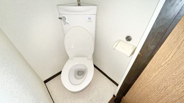 マンションイレブン3階1K トイレの画像