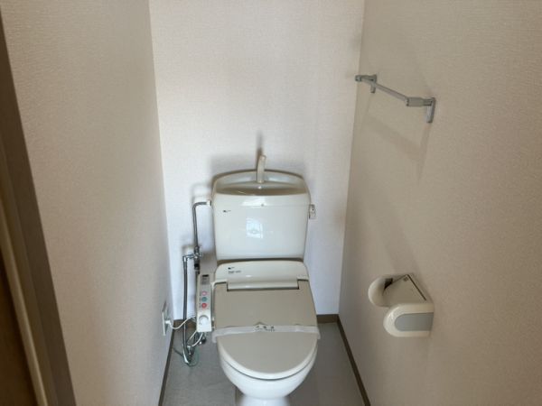 グリーンパーク豊中宮山3階3DK トイレの画像