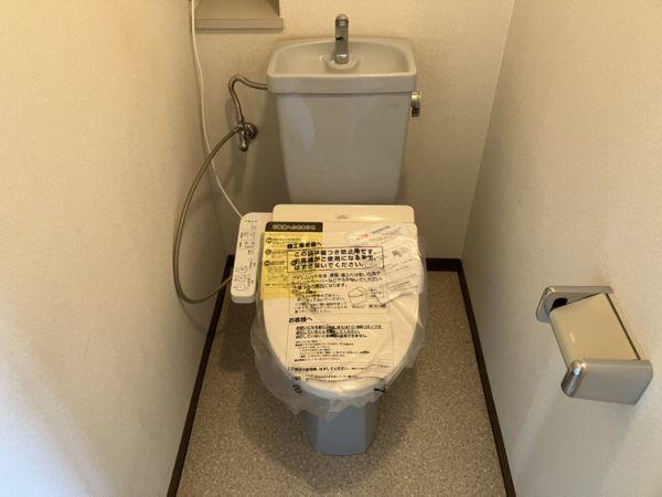ローレル蛍池3階2DK トイレの画像