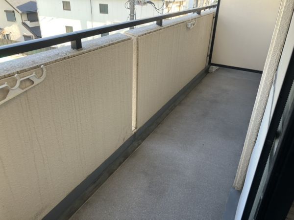 ローレル蛍池3階2DK ベランダの画像