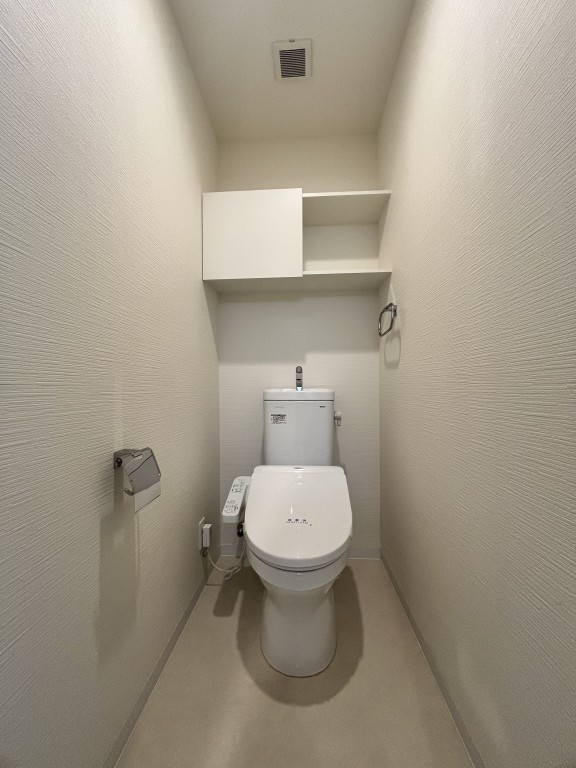 ラヴィベール江坂8階1LDK トイレの画像