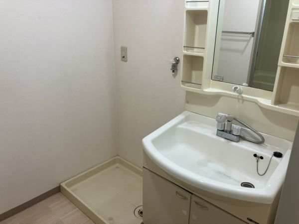 ジョイフルライフ泉丘5階3LDK 洗面所の画像