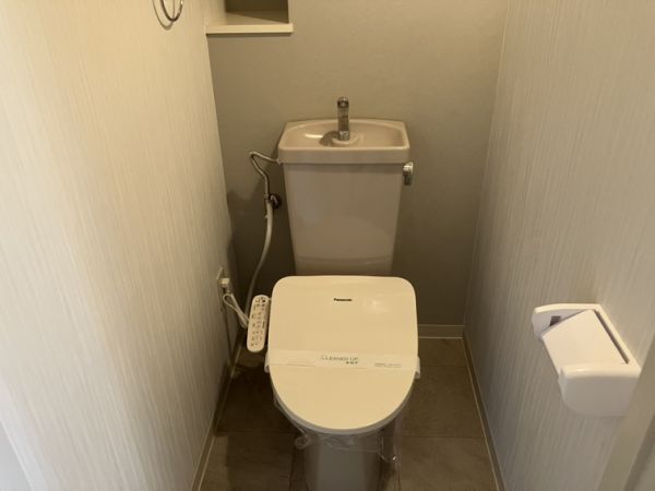 ジョイフルライフ泉丘4階3LDK トイレの画像