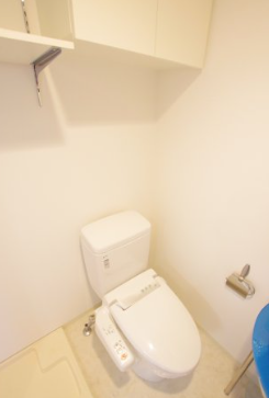 セレニテ新大阪弐番館14階1K トイレの画像