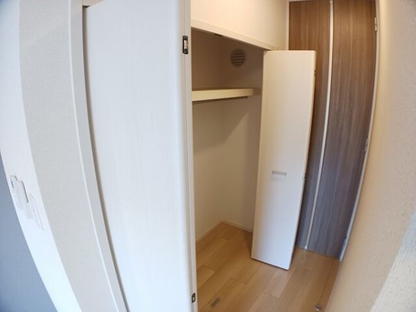 ヒカルサ堺市文珠橋通Ⅰ2階1K 収納の画像