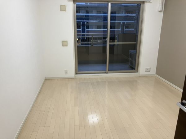 クラウンハイム北心斎橋フラワーコート2階1K リビングの画像