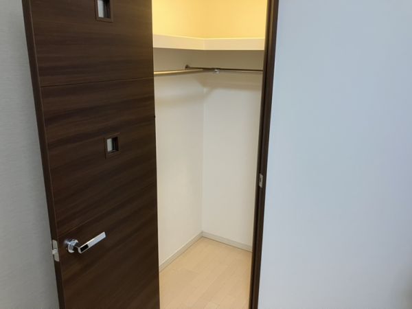 クラウンハイム北心斎橋フラワーコート2階1K 収納の画像