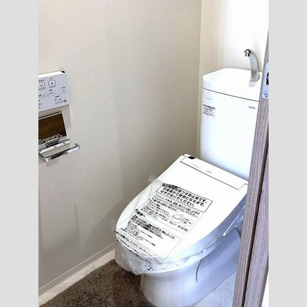 エメルミナ豊中岡町8階1K トイレの画像
