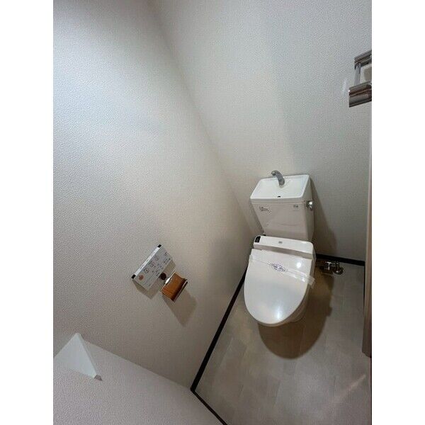 レジディア靭公園14階1R トイレの画像