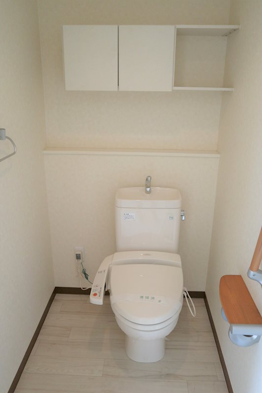 レジデンス八楽2階2LDK トイレの画像