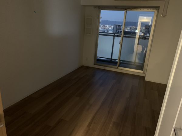 エスリード大阪城アクシス10階1K リビングの画像