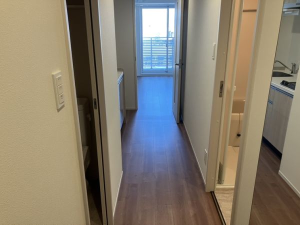 エメルミナ豊中岡町8階1K 玄関の画像