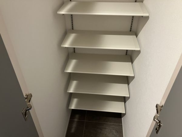 エメルミナ豊中岡町8階1K 収納の画像