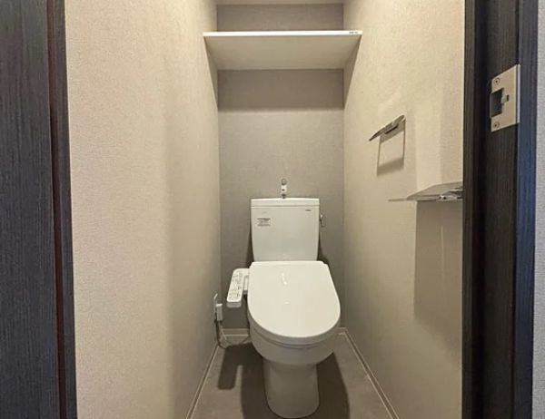 リヴェント難波ウエスト11階1K トイレの画像
