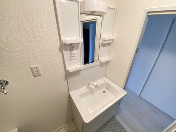 ファミール守口11階2LDK 洗面所の画像