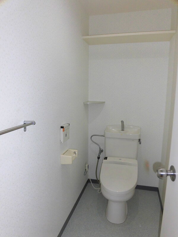 レジェーロ永和6階4LDK以上 トイレの画像