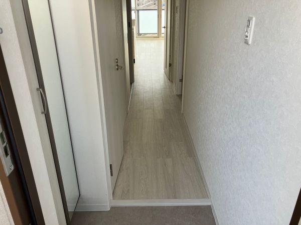GROOVE豊中レジデンス5階2LDK 玄関の画像