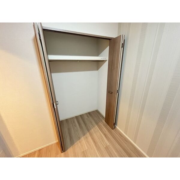 スプランディッド梅田グランノース10階1LDK 収納の画像