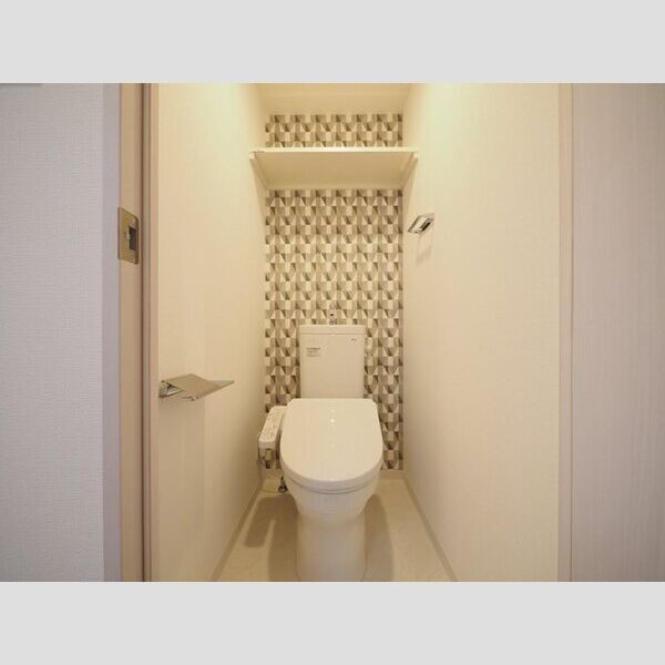 エスリード難波VALORE10階1K トイレの画像