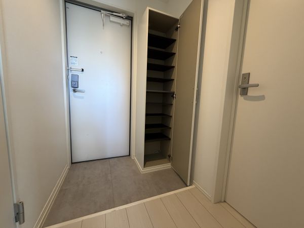 Casa di lapin3階1LDK 玄関の画像