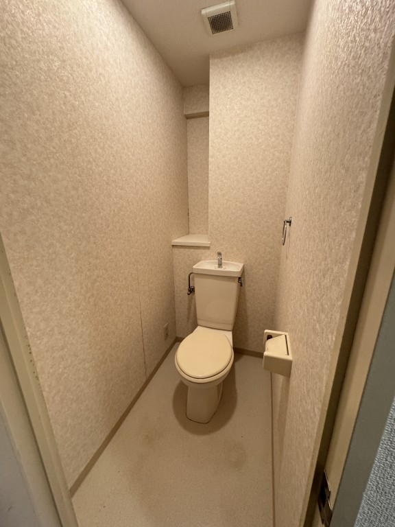 リアライズ吉田6階3LDK トイレの画像