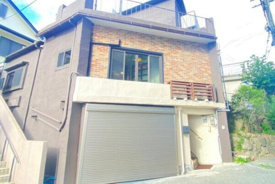 池田市城山町ガレージハウス1階1R 玄関の画像