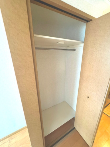 エステムコート新大阪Ⅲステーションプラザ11階1K 収納の画像