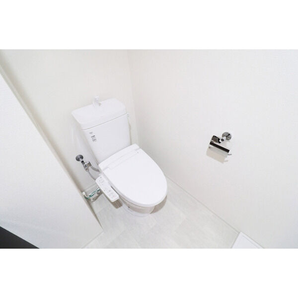 SERENiTE中津9階1K トイレの画像