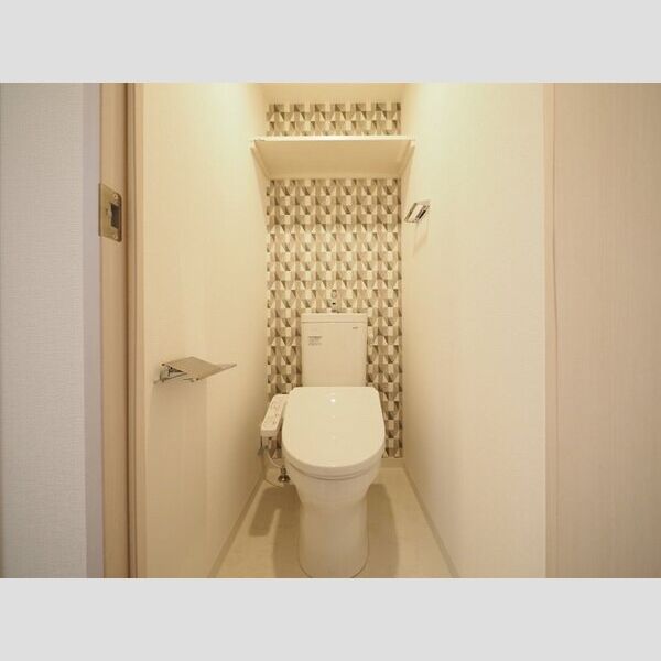 エスリード難波VALORE02階1K トイレの画像